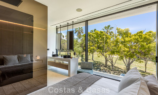 Exclusieve schakelvilla met zeezicht te koop in een vooruitstrevend complex met 24-uursbewaking op Marbella’s Golden Mile 787288 