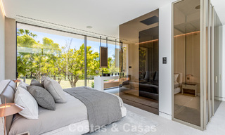 Exclusieve schakelvilla met zeezicht te koop in een vooruitstrevend complex met 24-uursbewaking op Marbella’s Golden Mile 787293 