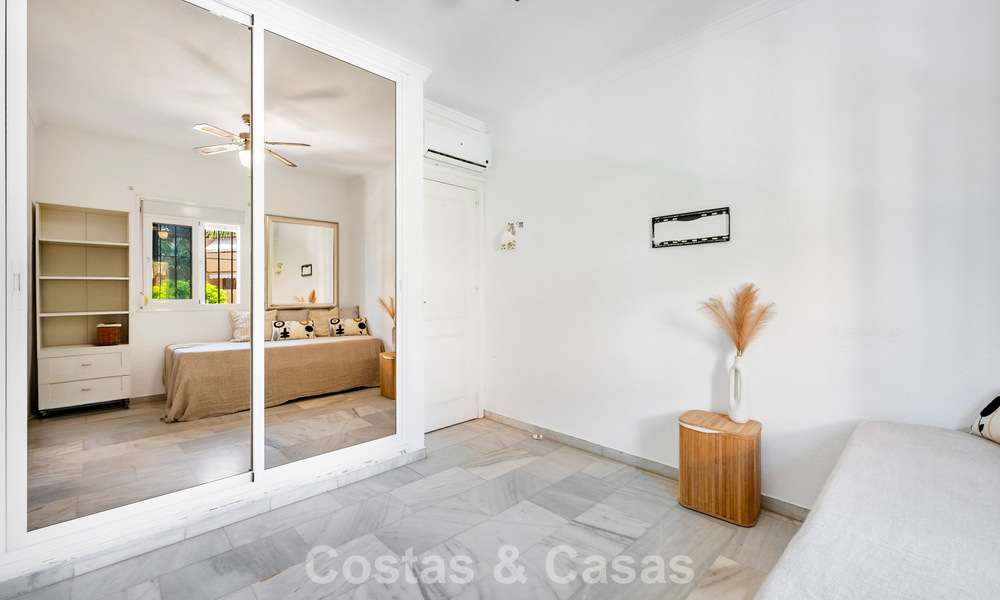 Ruim herenhuis te koop in een omheind strandcomplex aan de oostkant van Marbella 787534