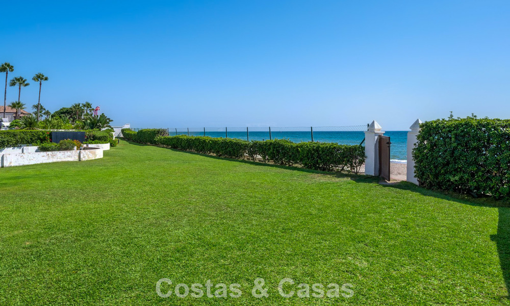 Ruim herenhuis te koop in een omheind strandcomplex aan de oostkant van Marbella 787536