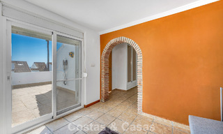 Ruim herenhuis te koop in een omheind strandcomplex aan de oostkant van Marbella 787541 