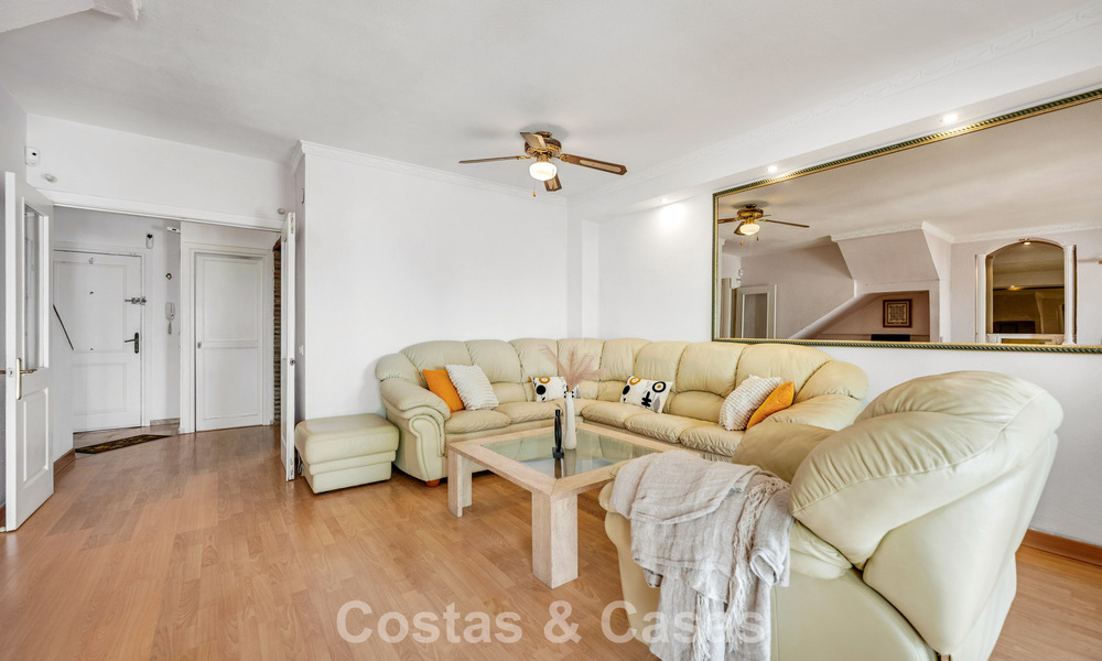 Ruim herenhuis te koop in een omheind strandcomplex aan de oostkant van Marbella 787546