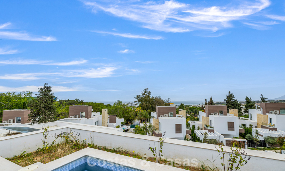Contemporary villa for sale within walking distance of the beach and amenities in Marbella city center 787464