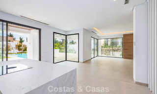 Contemporary villa for sale within walking distance of the beach and amenities in Marbella city center 787472 
