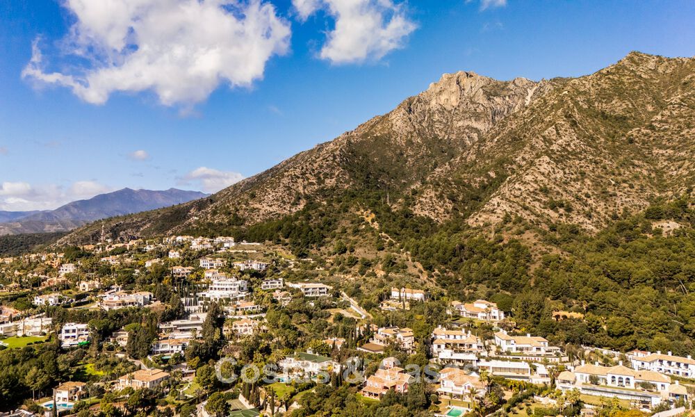 Voortreffelijke luxevilla te koop in het exclusieve Cascada de Camojan op Marbella’s Golden Mile 795098