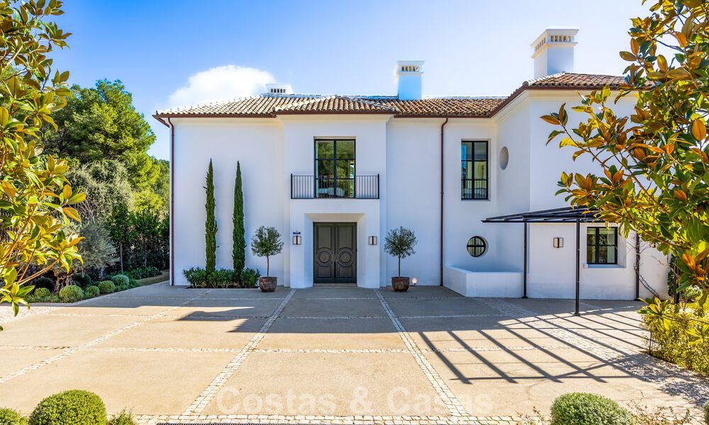 Voortreffelijke luxevilla te koop in het exclusieve Cascada de Camojan op Marbella’s Golden Mile 795099