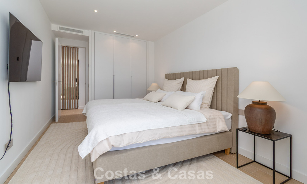 Moderne, halfvrijstaande woning te koop met een eigen zwembad, in een golfcomplex ten oosten van Marbella Centrum 787947