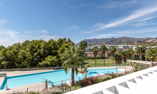 Moderne, halfvrijstaande woning te koop met een eigen zwembad, in een golfcomplex ten oosten van Marbella Centrum 787958 