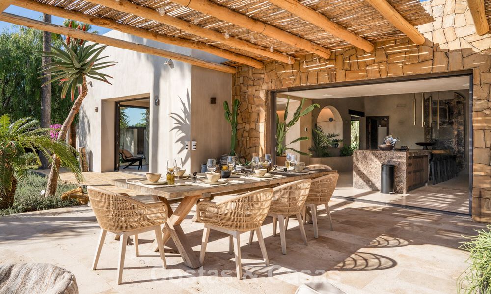 Instapklare villa met Ibiza-chic design te koop met zeezicht op de New Golden Mile tussen Marbella en Estepona 787781