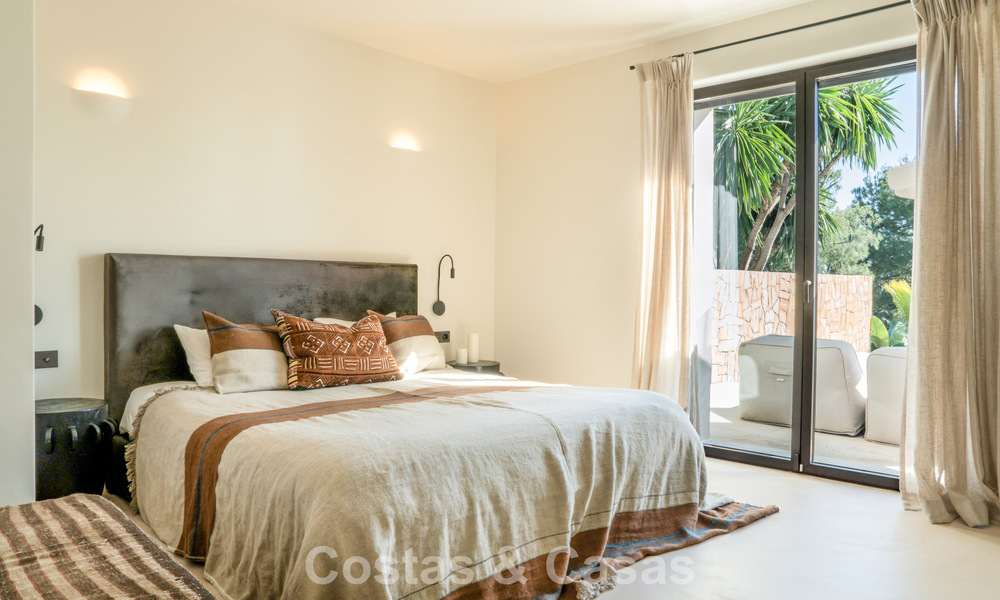 Instapklare villa met Ibiza-chic design te koop met zeezicht op de New Golden Mile tussen Marbella en Estepona 787783