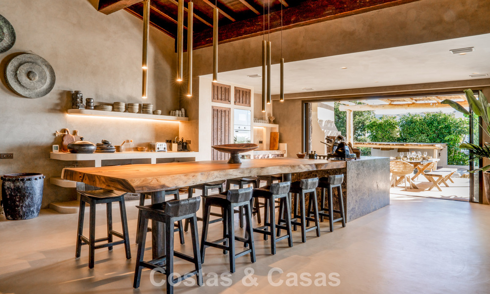 Instapklare villa met Ibiza-chic design te koop met zeezicht op de New Golden Mile tussen Marbella en Estepona 787785