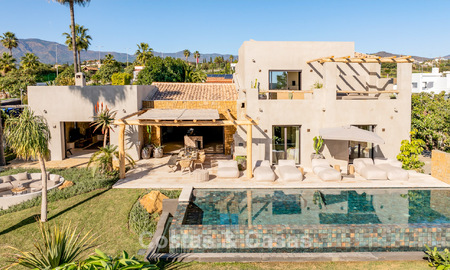 Instapklare villa met Ibiza-chic design te koop met zeezicht op de New Golden Mile tussen Marbella en Estepona 787787