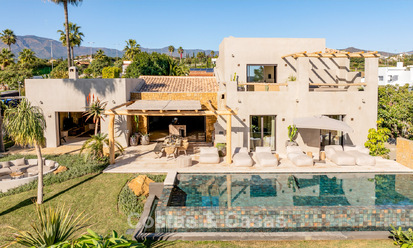 Instapklare villa met Ibiza-chic design te koop met zeezicht op de New Golden Mile tussen Marbella en Estepona 787787