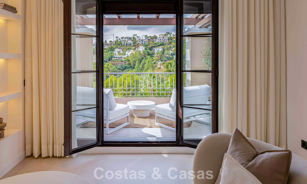 Instapklaar, eigentijds gerenoveerd hoekpenthouse te koop in Marbella - Benahavis 787904