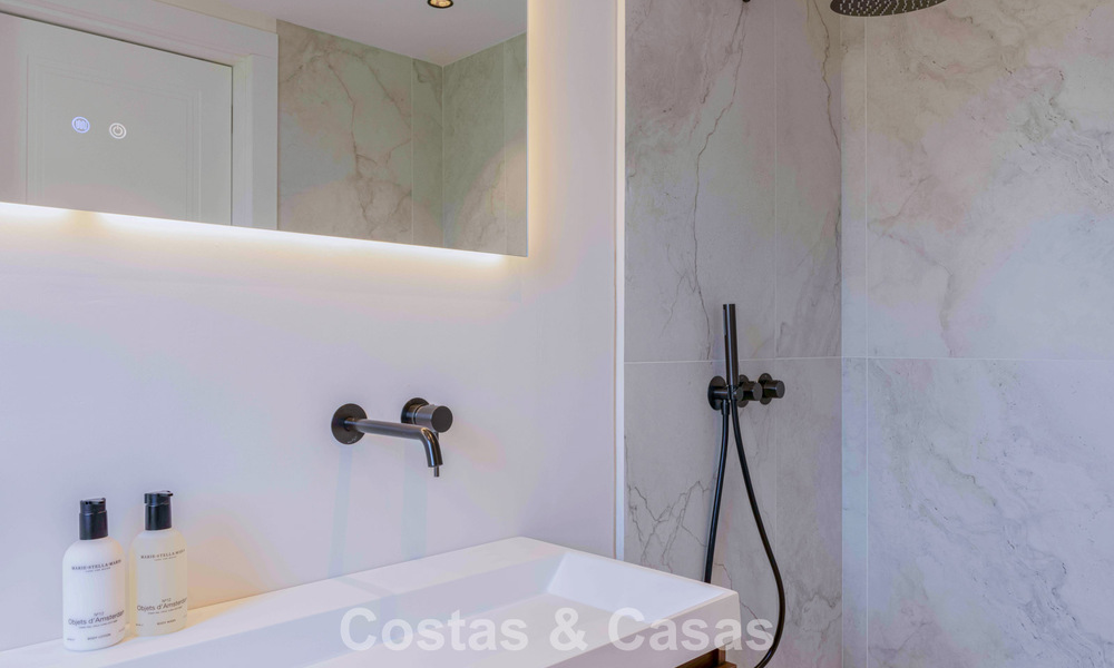 Instapklaar, eigentijds gerenoveerd hoekpenthouse te koop in Marbella - Benahavis 787909