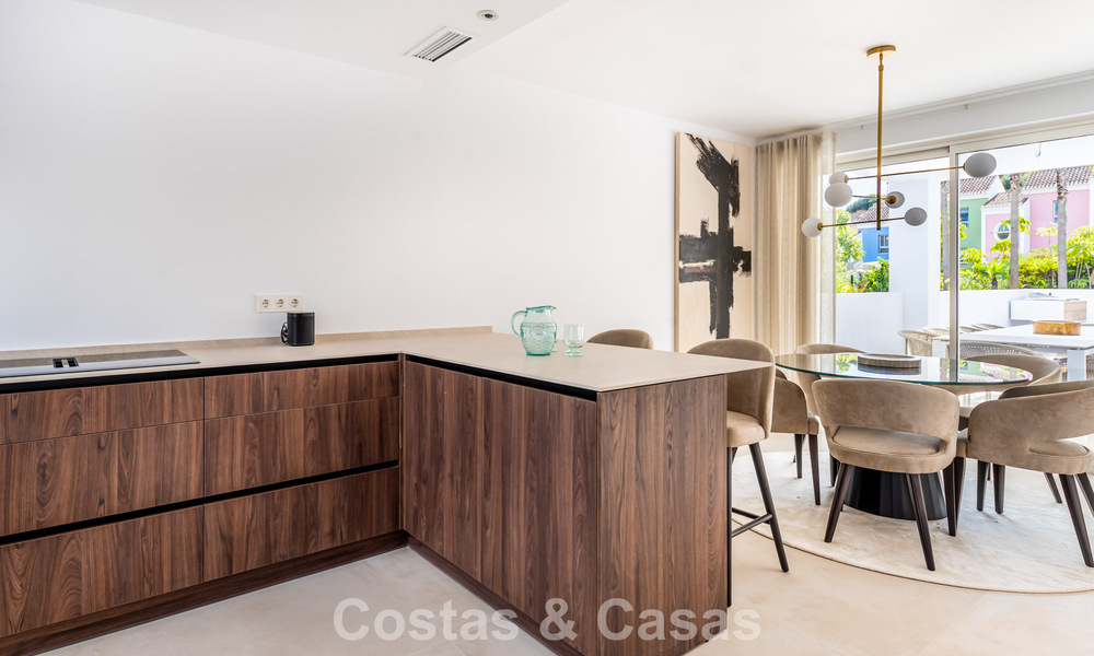 2 eigentijds luxevilla’s te koop, naast elkaar gelegen op slechts 400m van het strand in Casares, Costa del Sol 788033