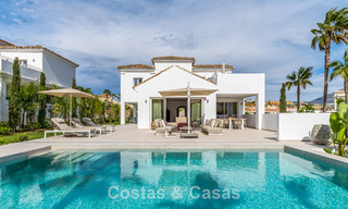 2 eigentijds luxevilla’s te koop, naast elkaar gelegen op slechts 400m van het strand in Casares, Costa del Sol 788049 