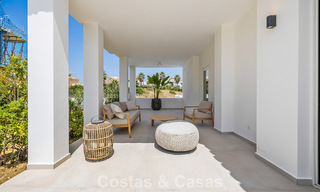 2 eigentijds luxevilla’s te koop, naast elkaar gelegen op slechts 400m van het strand in Casares, Costa del Sol 788061 