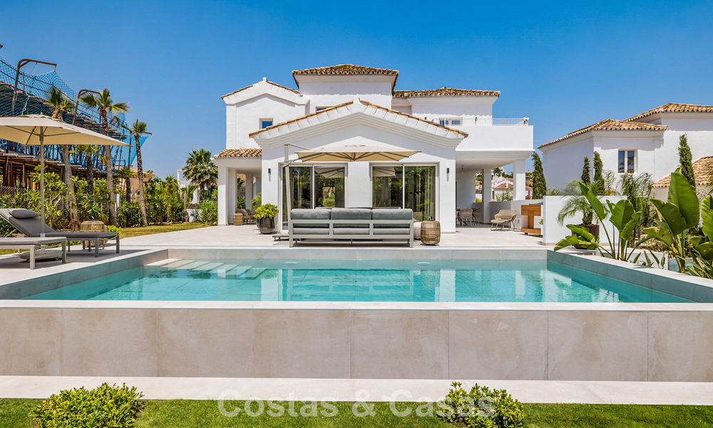 2 eigentijds luxevilla’s te koop, naast elkaar gelegen op slechts 400m van het strand in Casares, Costa del Sol 788066