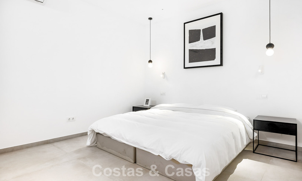 2 eigentijds luxevilla’s te koop, naast elkaar gelegen op slechts 400m van het strand in Casares, Costa del Sol 788086