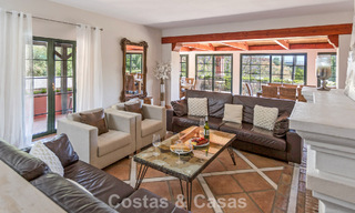 Statige luxevilla te koop in een klassieke Andalusische stijl in een afgesloten prestigieuze urbanisatie van Benahavis - Marbella 787993 