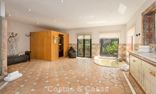 Statige luxevilla te koop in een klassieke Andalusische stijl in een afgesloten prestigieuze urbanisatie van Benahavis - Marbella 787996 