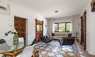 Statige luxevilla te koop in een klassieke Andalusische stijl in een afgesloten prestigieuze urbanisatie van Benahavis - Marbella 788011 