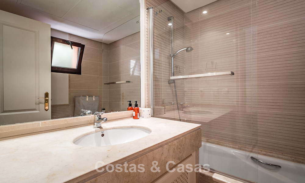 Instapklaar, ruim appartement met zeezicht te koop in Benahavis - Marbella 787887