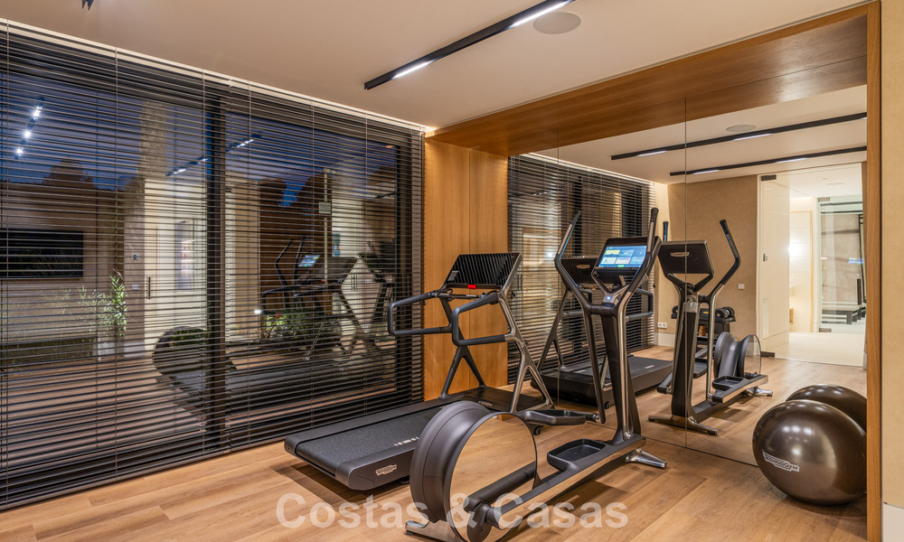 Instapklare, high-end designvilla met zeezicht te koop aan de Golden Mile van Marbella 788130