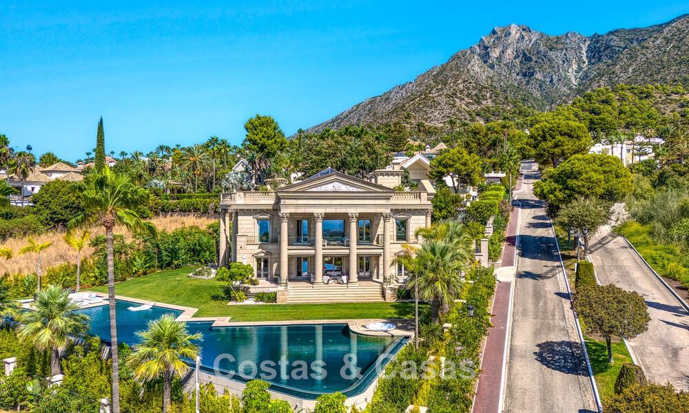 Opmerkelijk paleis in neoklassieke stijl te koop in de prestigieuze, gated wijk van Sierra Blanca, Marbella 788214