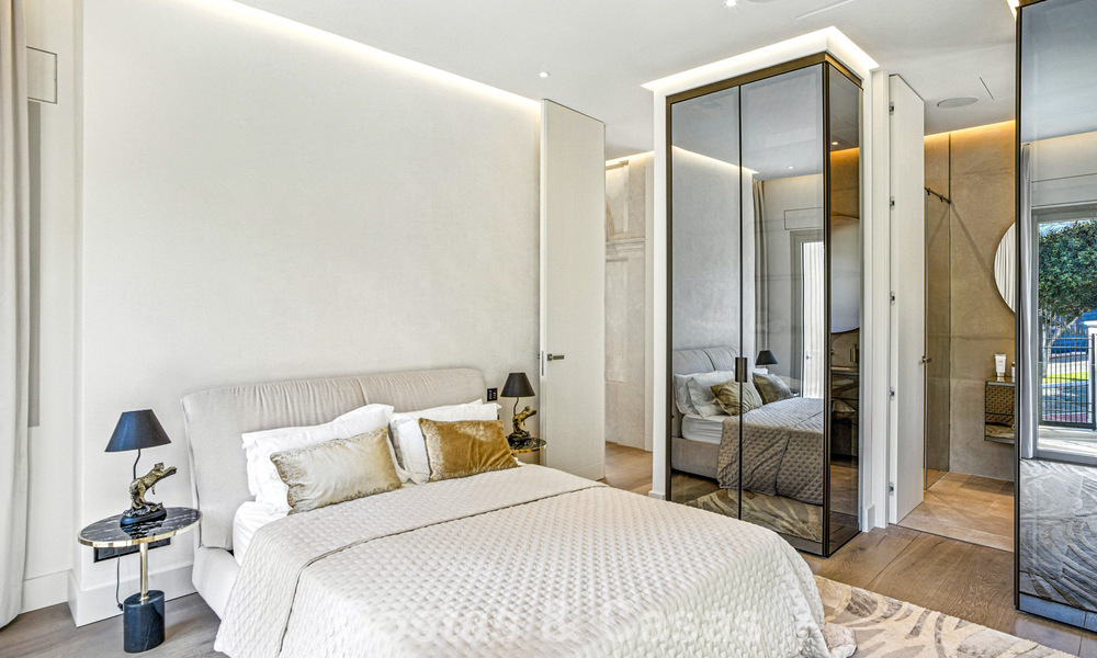 Opmerkelijk paleis in neoklassieke stijl te koop in de prestigieuze, gated wijk van Sierra Blanca, Marbella 788224