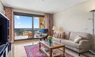 Instapklaar hoekappartement te koop in een golfresort met golf- en zeezicht in de heuvels van Marbella - Benahavis 788252 