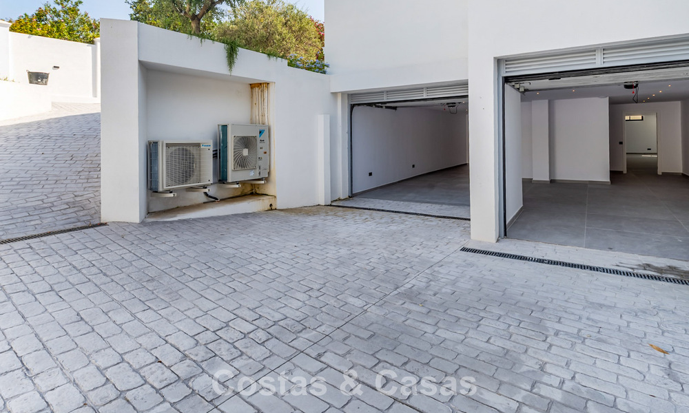 Prachtige luxevilla met tijdloze Andalusische architectuur te koop op de New Golden Mile tussen Marbella en Estepona 788324