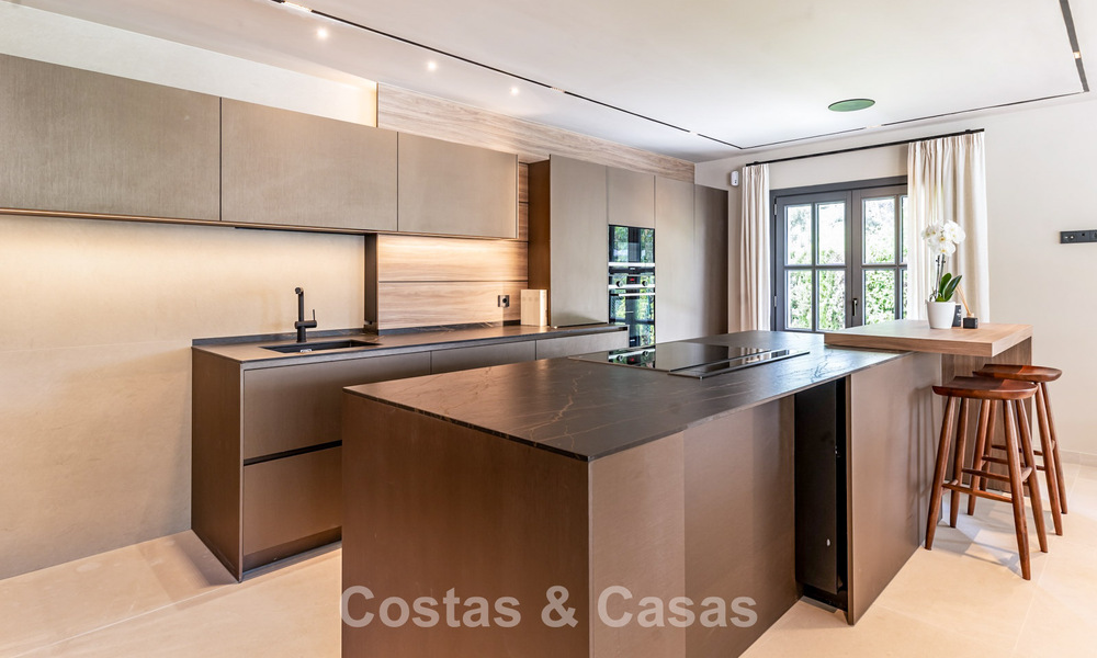 Prachtige luxevilla met tijdloze Andalusische architectuur te koop op de New Golden Mile tussen Marbella en Estepona 788328