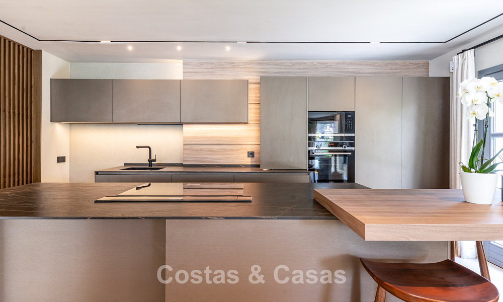 Prachtige luxevilla met tijdloze Andalusische architectuur te koop op de New Golden Mile tussen Marbella en Estepona 788330