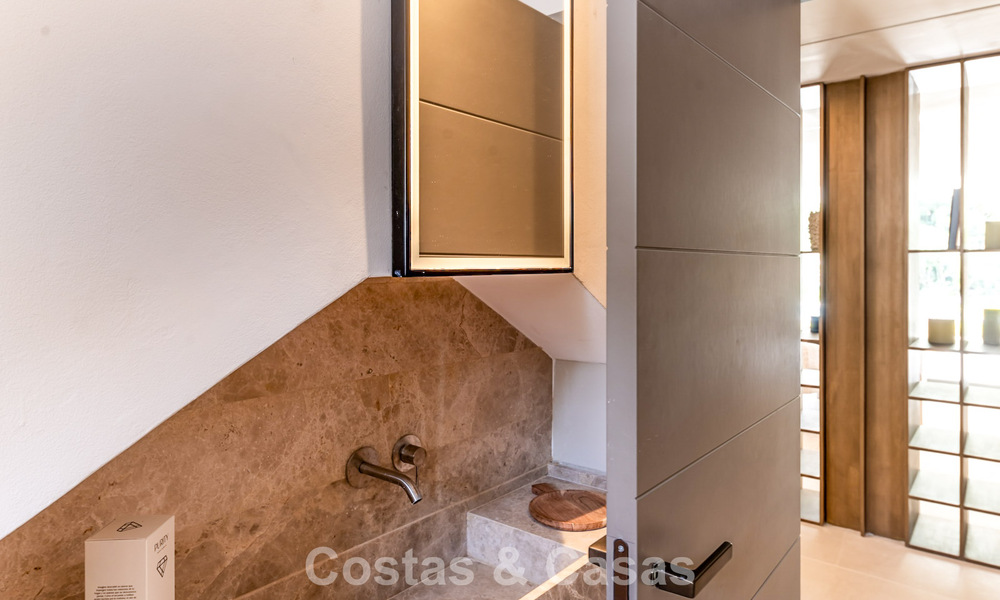 Prachtige luxevilla met tijdloze Andalusische architectuur te koop op de New Golden Mile tussen Marbella en Estepona 788338