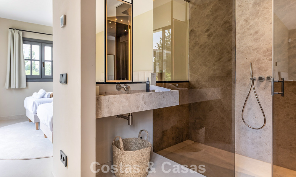 Prachtige luxevilla met tijdloze Andalusische architectuur te koop op de New Golden Mile tussen Marbella en Estepona 788340