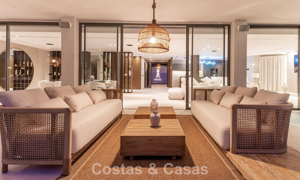 Prachtige luxevilla met tijdloze Andalusische architectuur te koop op de New Golden Mile tussen Marbella en Estepona 788374