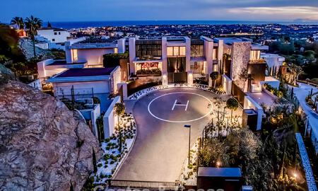 High-end luxevilla met panoramisch zeezicht te koop binnen een prestigieus resort, Benahavis - Marbella 788384