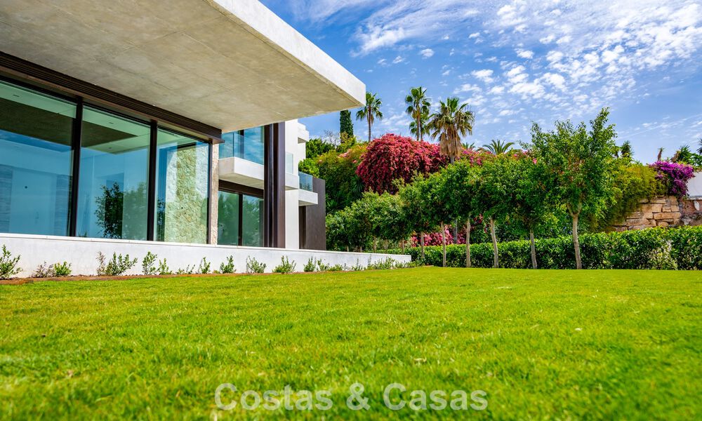 High-end luxevilla met panoramisch zeezicht te koop binnen een prestigieus resort, Benahavis - Marbella 788391