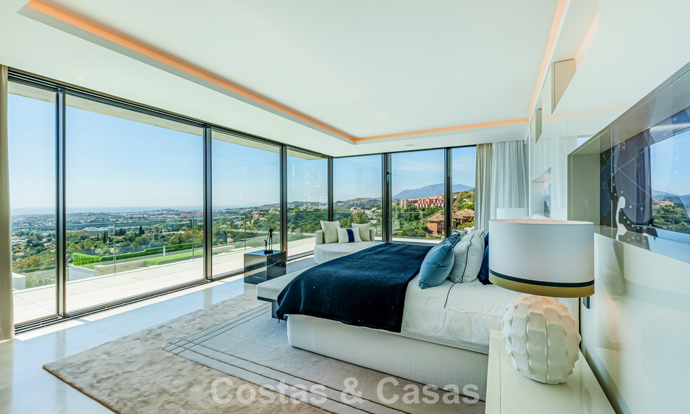 High-end luxevilla met panoramisch zeezicht te koop binnen een prestigieus resort, Benahavis - Marbella 788397