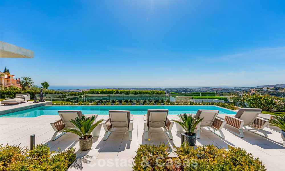 High-end luxevilla met panoramisch zeezicht te koop binnen een prestigieus resort, Benahavis - Marbella 788410