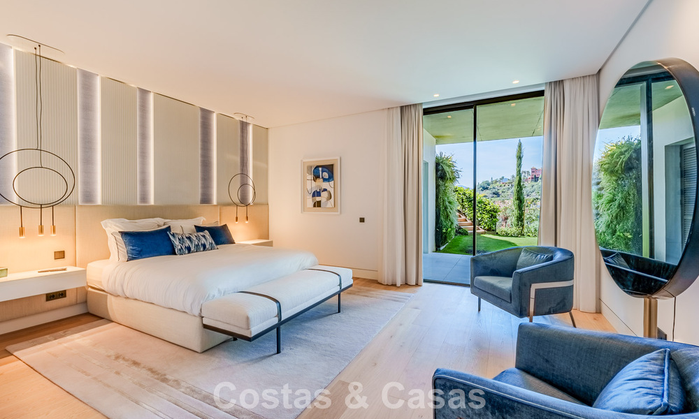 High-end luxevilla met panoramisch zeezicht te koop binnen een prestigieus resort, Benahavis - Marbella 788421