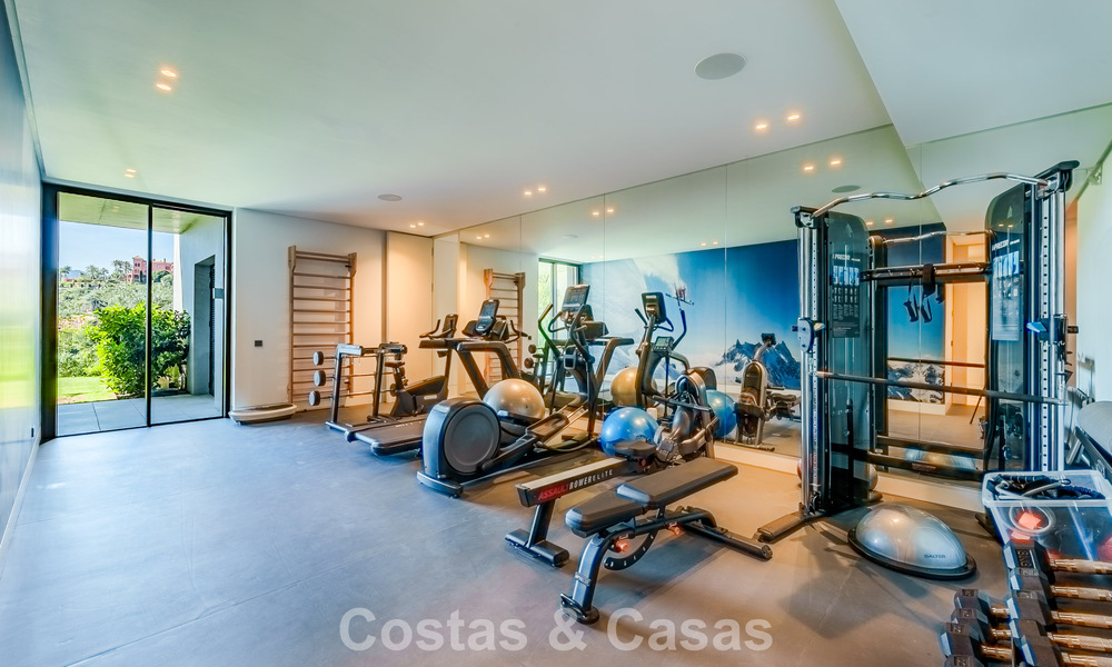 High-end luxevilla met panoramisch zeezicht te koop binnen een prestigieus resort, Benahavis - Marbella 788423