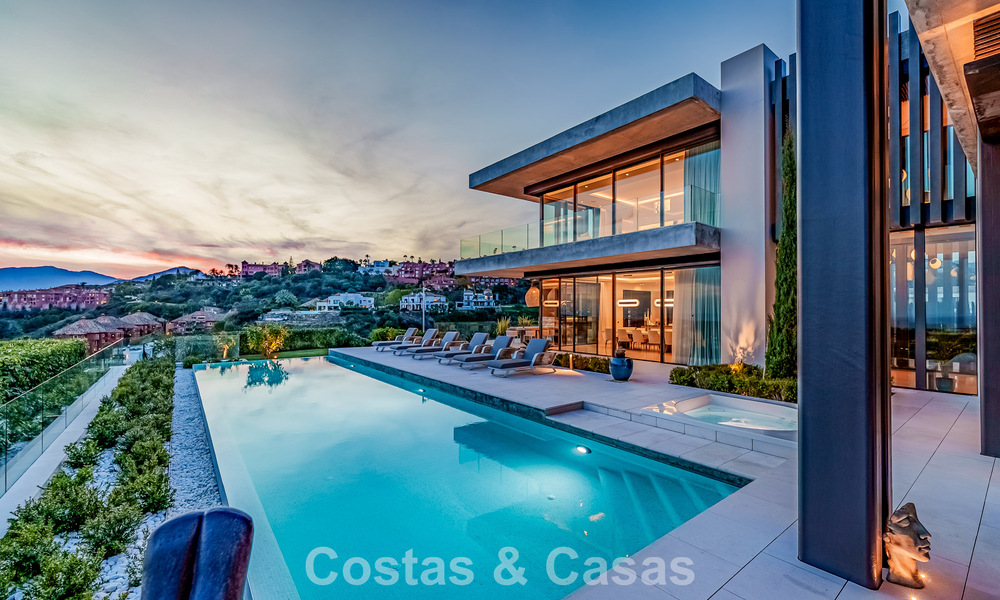 High-end luxevilla met panoramisch zeezicht te koop binnen een prestigieus resort, Benahavis - Marbella 788434