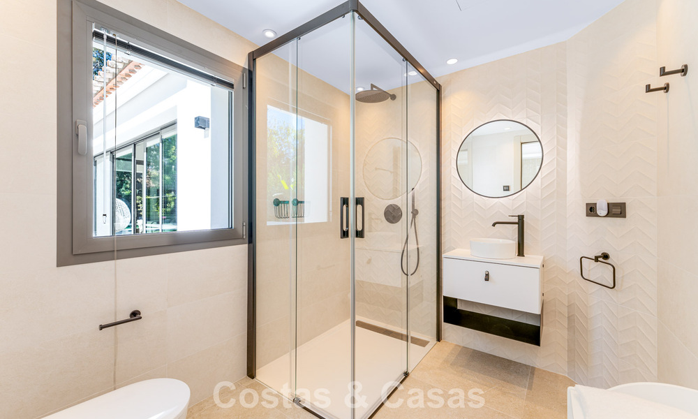 Stijlvol gerenoveerde luxevilla te koop in een bevoorrechte golfgemeenschap in Nueva Andalucia, Marbella 788450