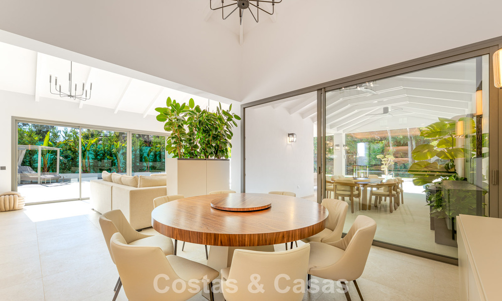 Stijlvol gerenoveerde luxevilla te koop in een bevoorrechte golfgemeenschap in Nueva Andalucia, Marbella 788464