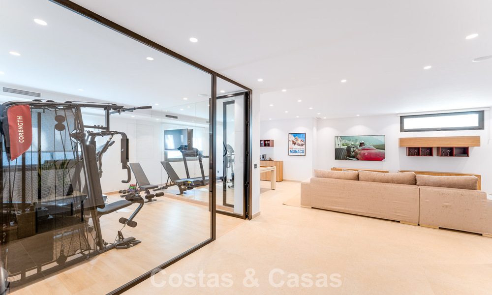 Stijlvol gerenoveerde luxevilla te koop in een bevoorrechte golfgemeenschap in Nueva Andalucia, Marbella 788467