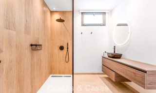 Stijlvol gerenoveerde luxevilla te koop in een bevoorrechte golfgemeenschap in Nueva Andalucia, Marbella 788468 