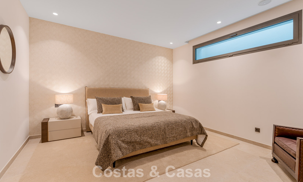 Stijlvol gerenoveerde luxevilla te koop in een bevoorrechte golfgemeenschap in Nueva Andalucia, Marbella 788469